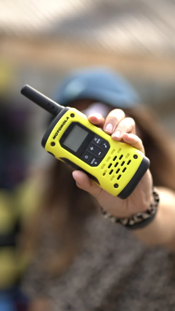 Krótkofalówki w kitesurfingu: dlaczego to podstawa każdego szkolenia